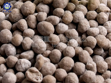 新型有機(jī)肥造粒機(jī)顆粒